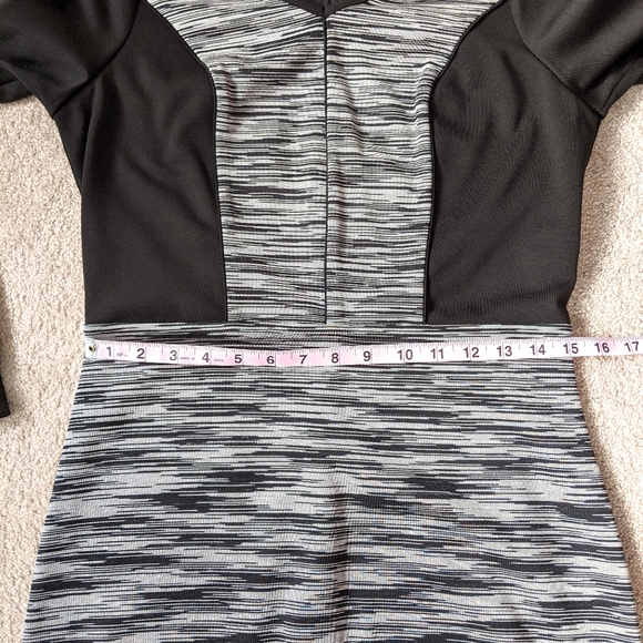 Andrew Marc Dress - Picture 4 of 8